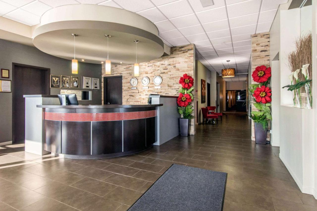 Econo Lodge Inn & Suites Saint Apollinaire Kültér fotó