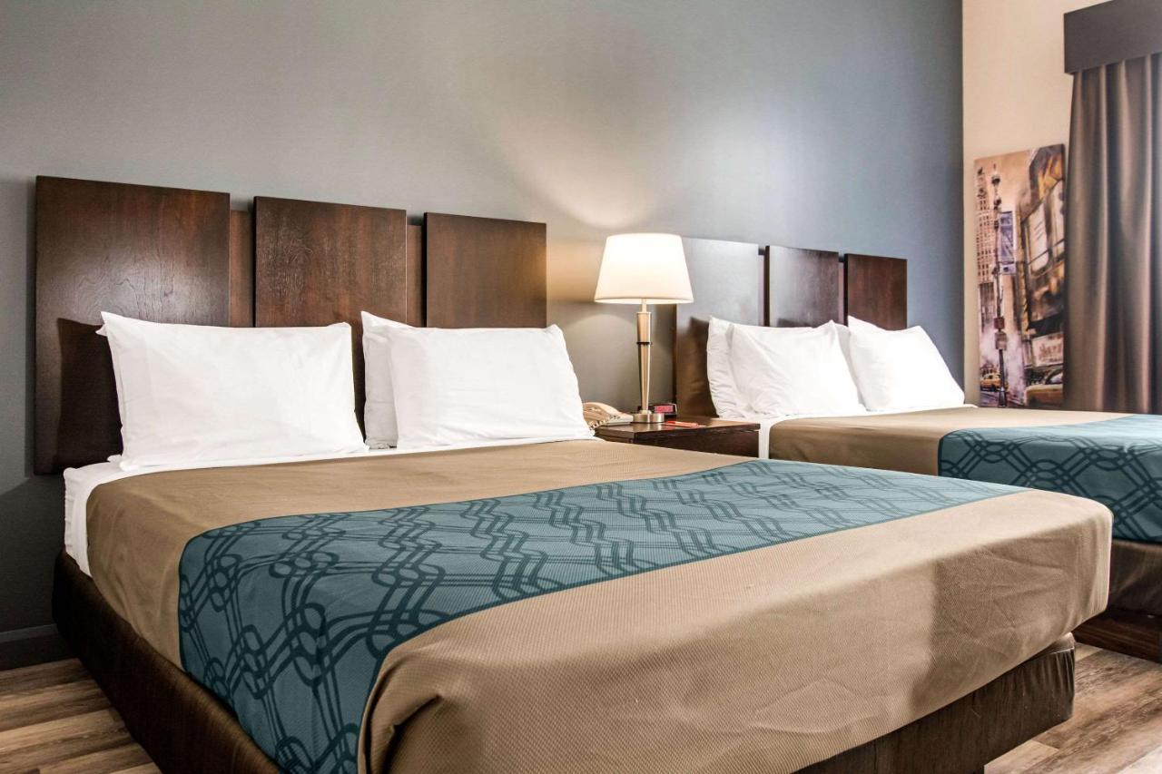 Econo Lodge Inn & Suites Saint Apollinaire Kültér fotó