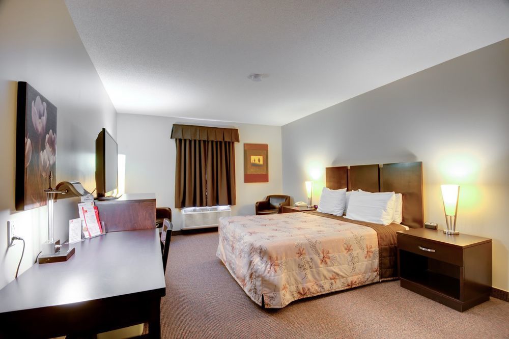 Econo Lodge Inn & Suites Saint Apollinaire Kültér fotó