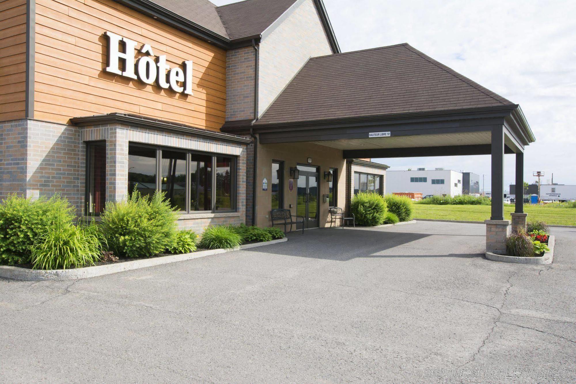 Econo Lodge Inn & Suites Saint Apollinaire Kültér fotó