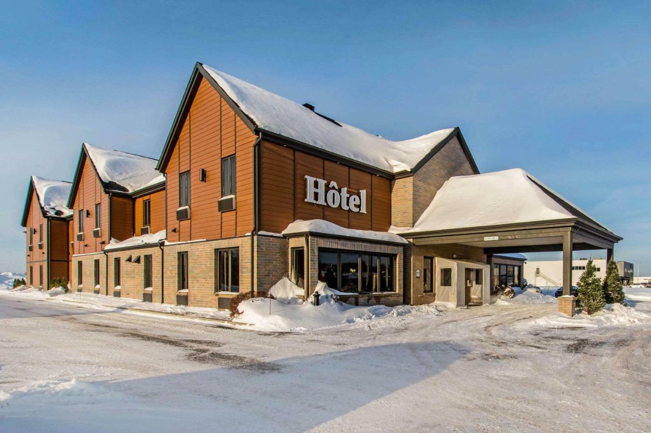 Econo Lodge Inn & Suites Saint Apollinaire Kültér fotó